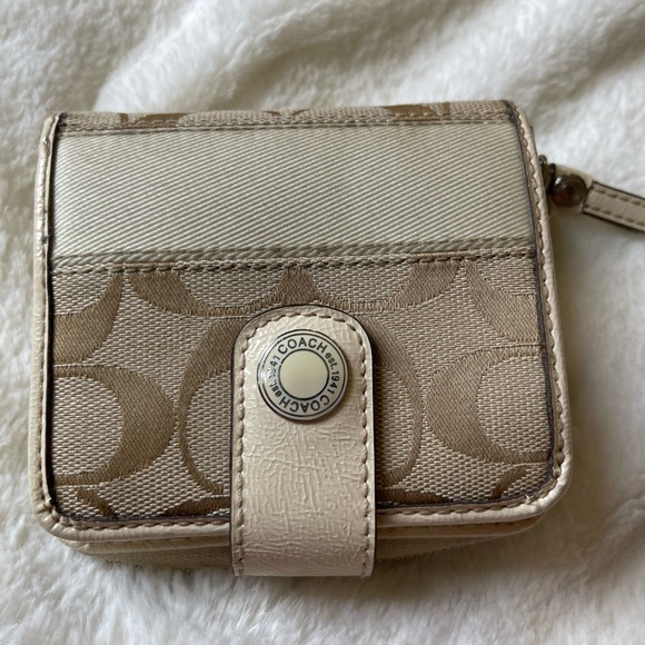 Coach compact Wallet - Picture 5 of 10